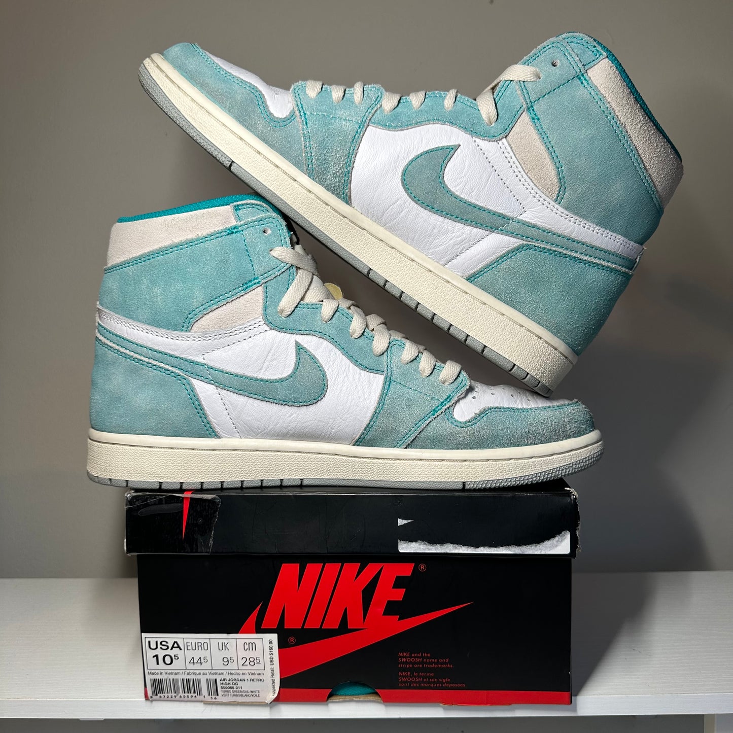 Jordan 1 Retro High Turbo Green *pre-owned* (SIZE 10.5)