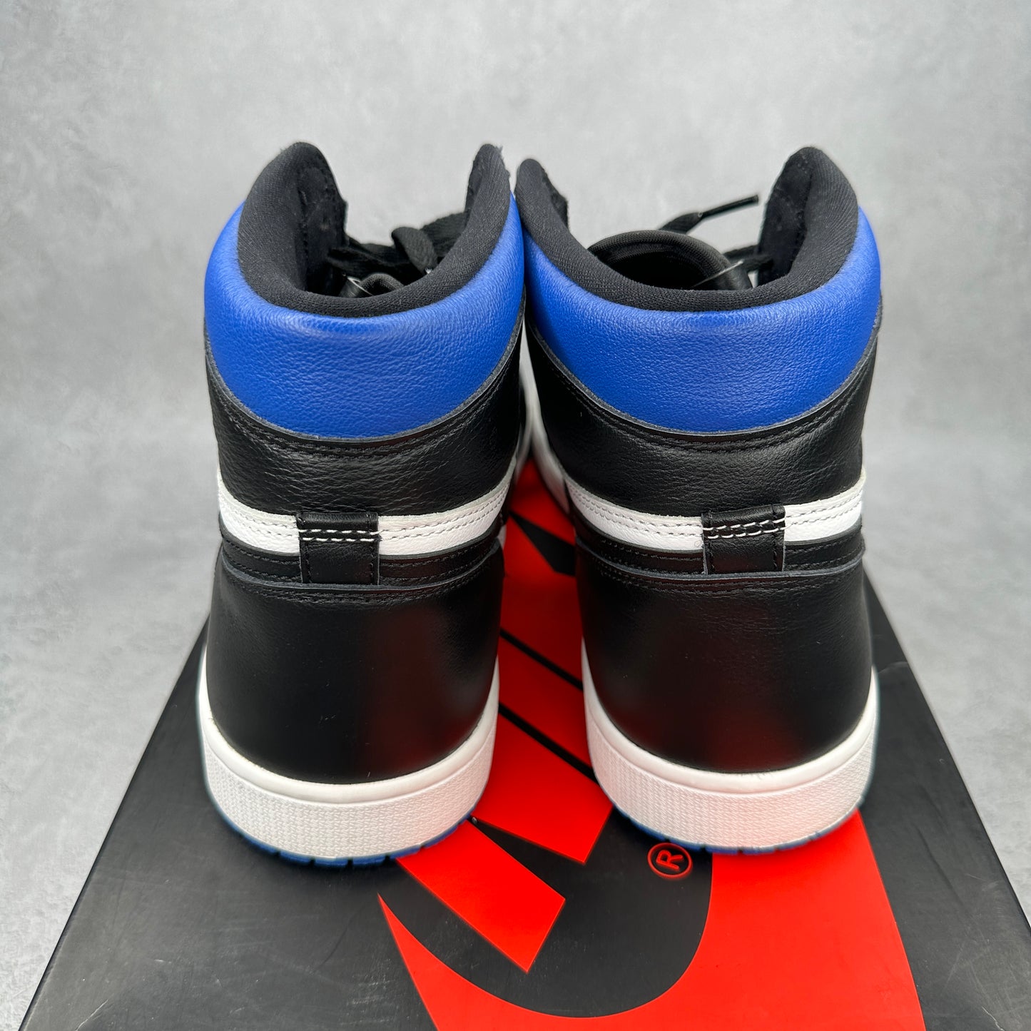 Jordan 1 Retro High Royal Toe *pre-owned* SIZE 12