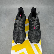 adidas Ultra Boost 4.0 Breast Cancer Awareness *pre-owned* SIZE 9