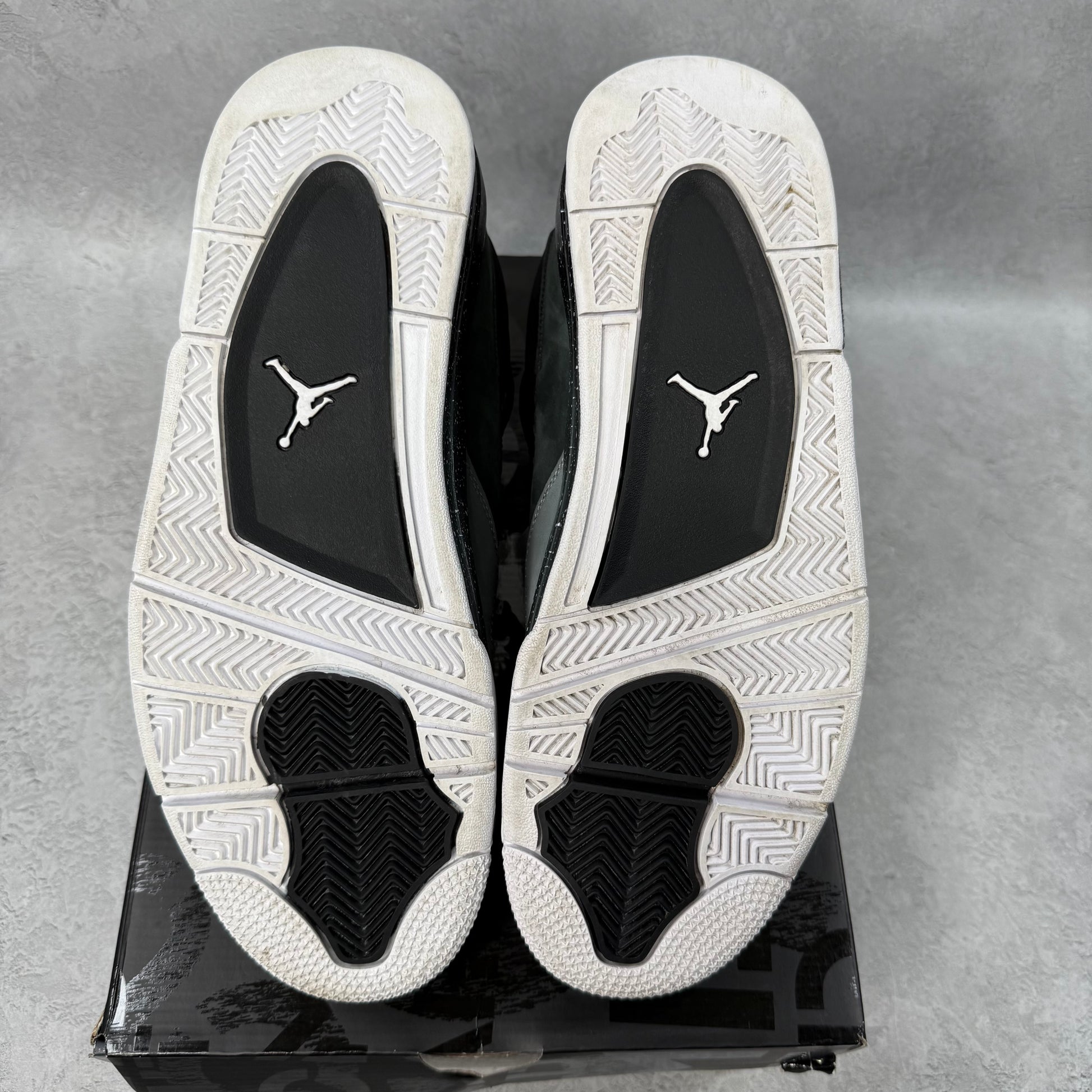 Jordan 4 Retro Fear (2024) *pre-owned* SIZE 11