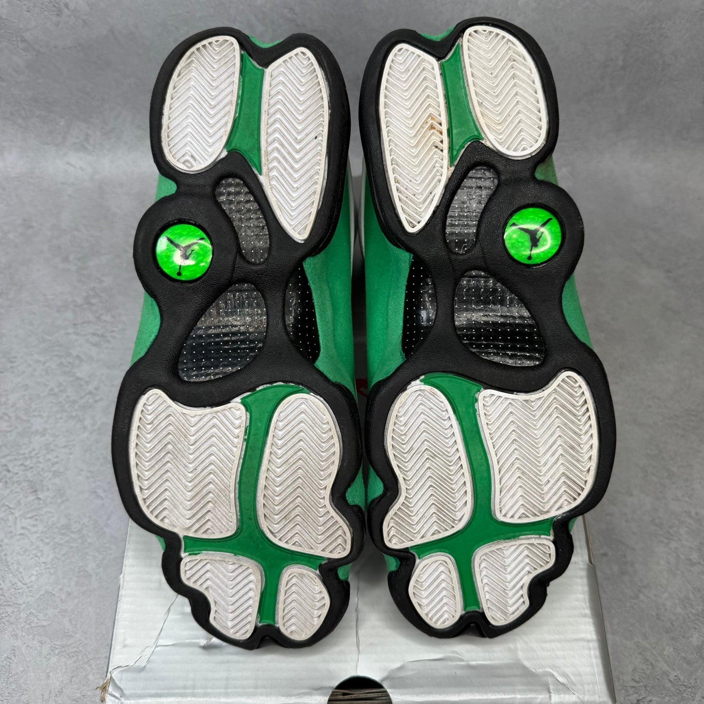 Jordan 13 Retro White Lucky Green *pre - owned* SIZE 10 - Kicks Collective PA - Jordan - DB6537-113/414571-113 - Men's Shoes - 10M/11.5W - Pre - Owned