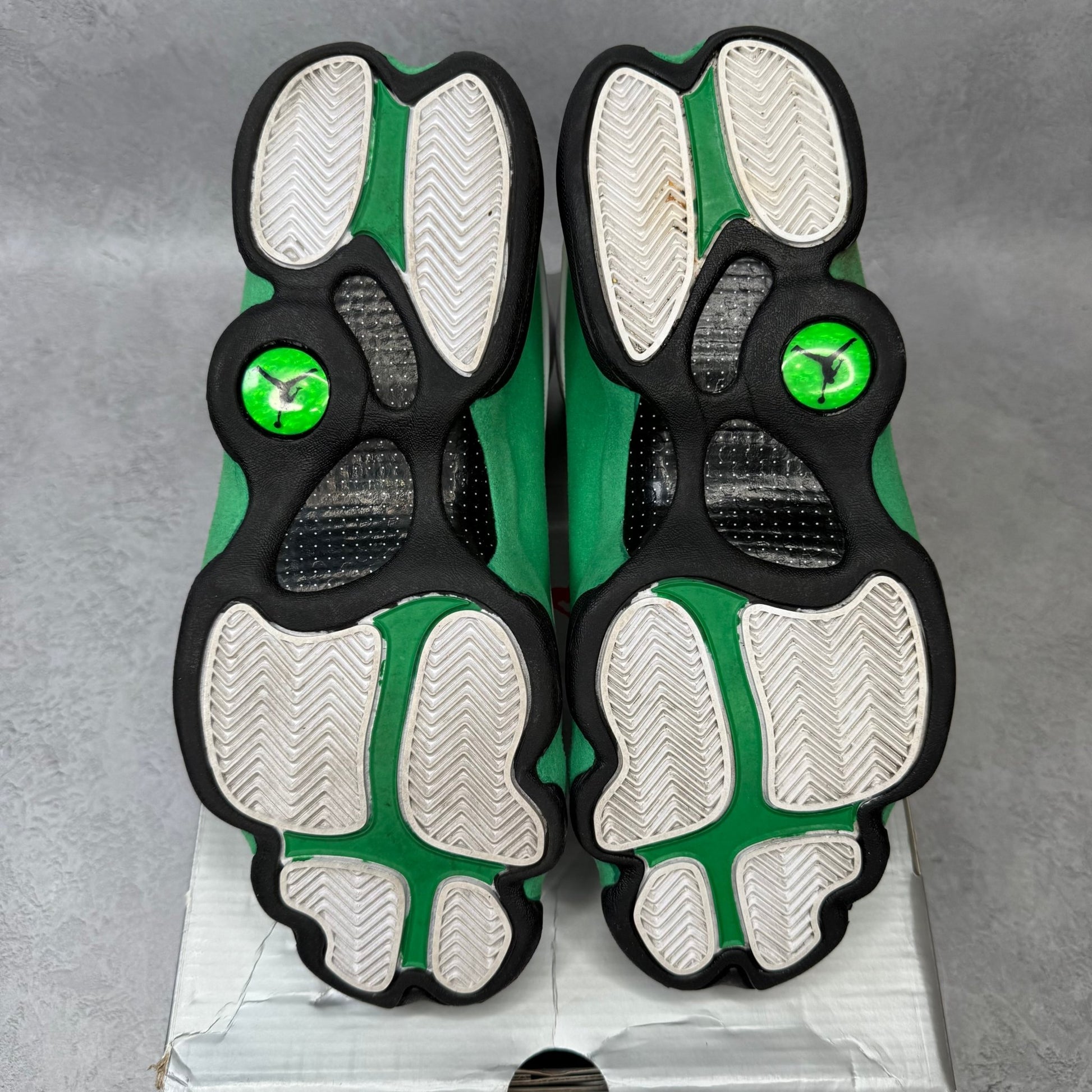 Jordan 13 Retro White Lucky Green *pre - owned* SIZE 10 - Kicks Collective PA - Jordan - DB6537-113/414571-113 - Men's Shoes - 10M/11.5W - Pre - Owned