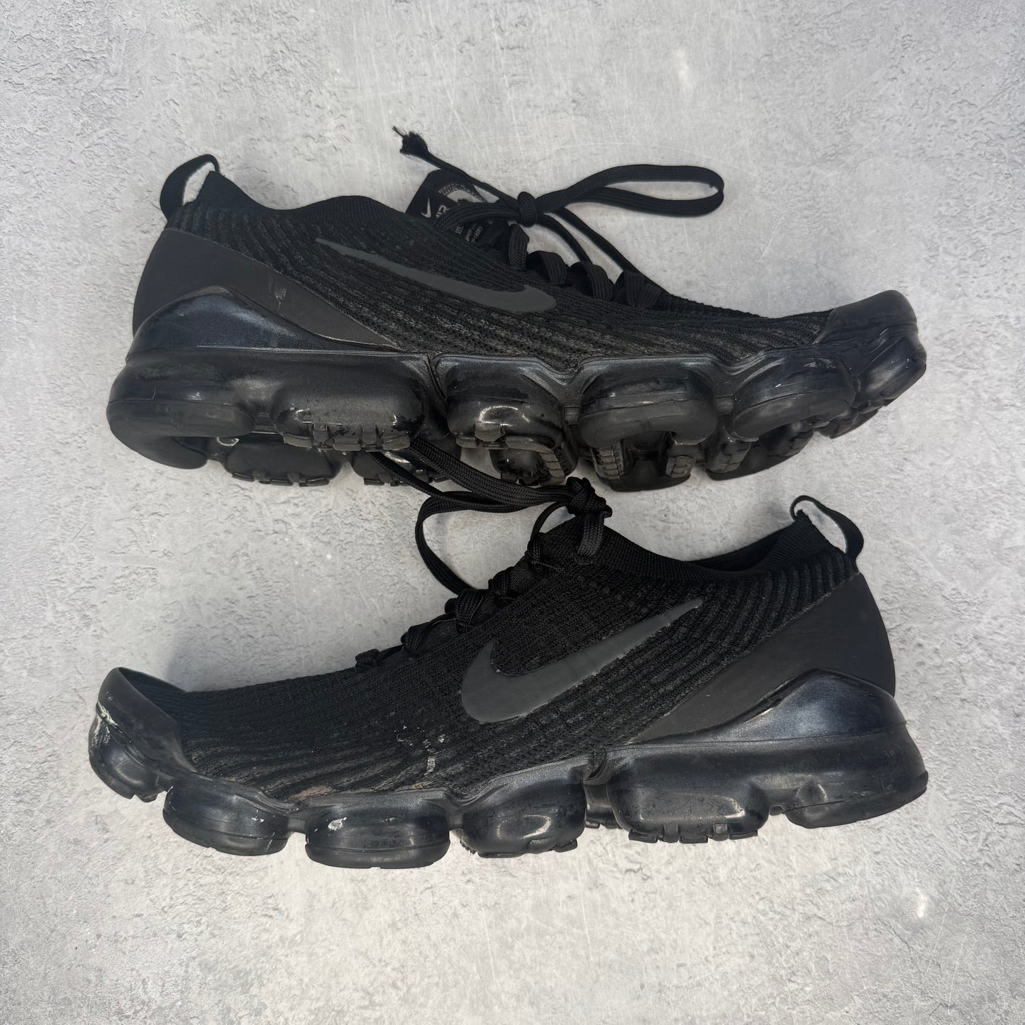Nike Air VaporMax Flyknit 3.0 Triple Black *pre-owned* SIZE 11.5