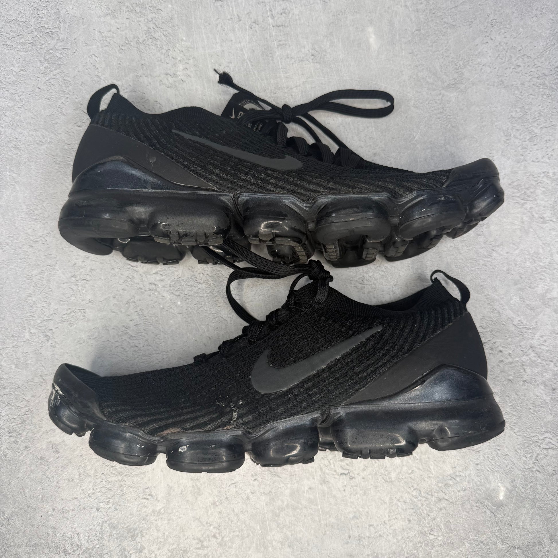 Nike Air VaporMax Flyknit 3.0 Triple Black *pre-owned* SIZE 11.5