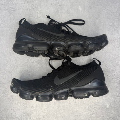 Nike Air VaporMax Flyknit 3.0 Triple Black *pre-owned* SIZE 11.5