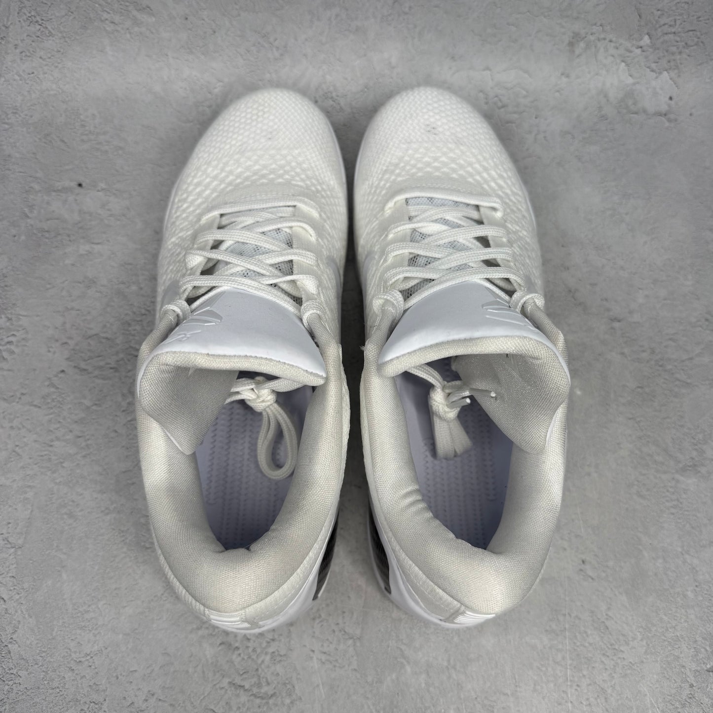 Nike Kobe 9 Elite Low Protro Halo *pre-owned* SIZE 10