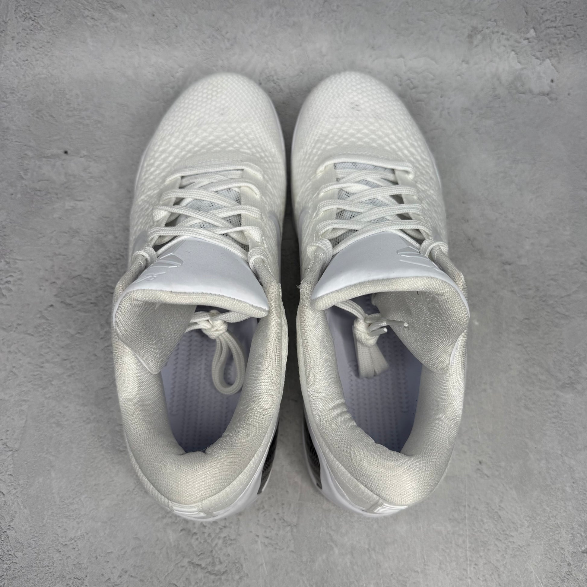 Nike Kobe 9 Elite Low Protro Halo *pre-owned* SIZE 10