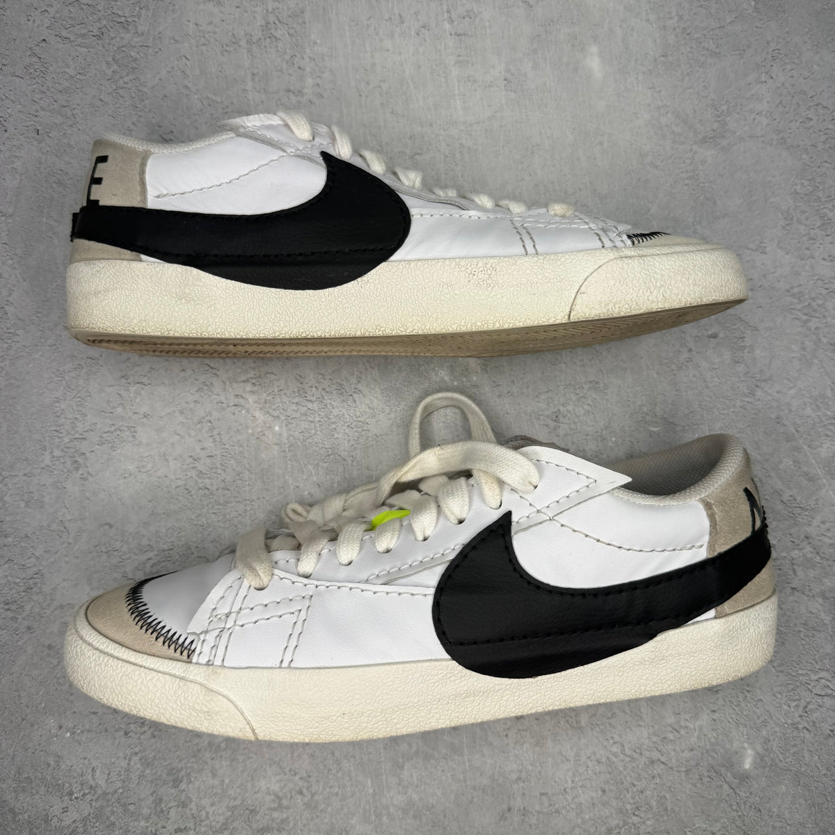 Nike Blazer Low 77 Jumbo White Black Sail *pre-owned* SIZE 11