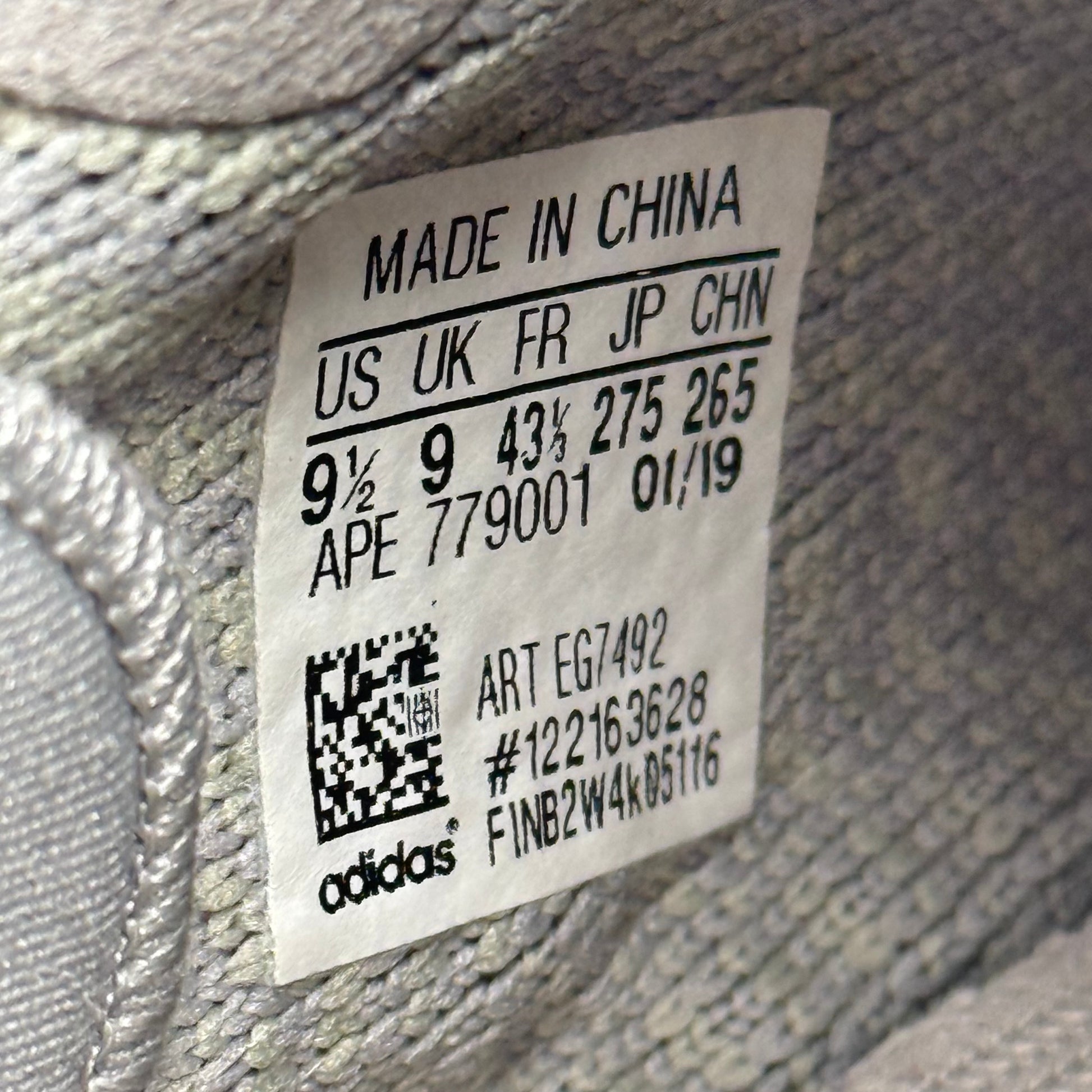 adidas Yeezy Boost 350 V2 True Form *pre-owned* SIZE 9.5