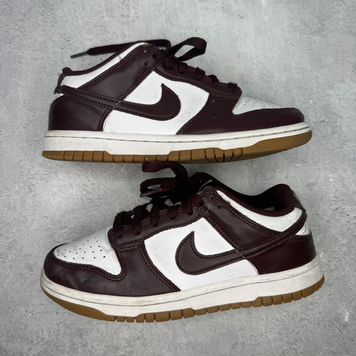 Nike Dunk Low Burgundy Crush Gum (GS) *pre-owned* SIZE 5Y