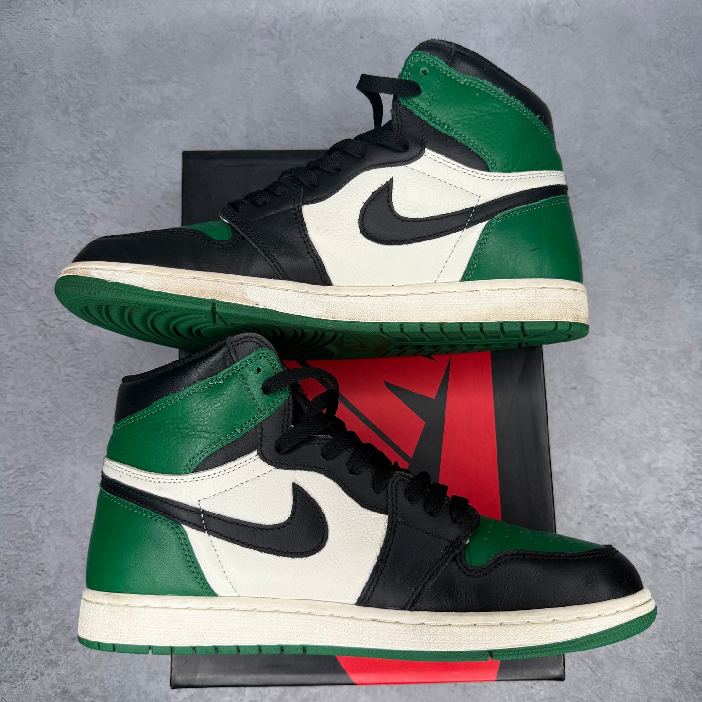 Jordan 1 Retro High Pine Green *pre-owned* SIZE 11