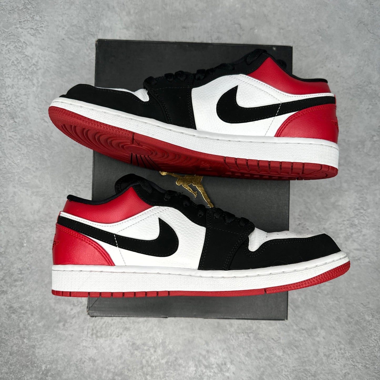Jordan 1 Low Black Toe (2019) *pre - owned* SIZE 9.5 - Kicks Collective PA - Jordan - 553558-116 - Men's Shoes - 9.5M/11W - Pre - Owned