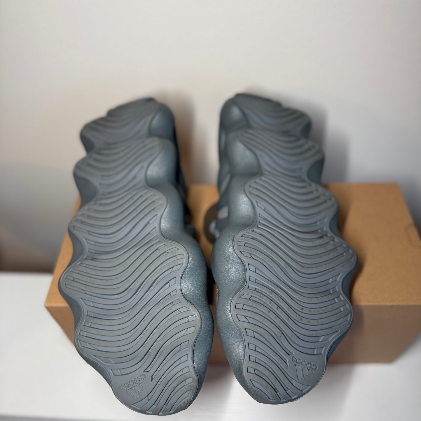 adidas Yeezy 450 Stone Teal *pre-owned* (SIZE 12.5)