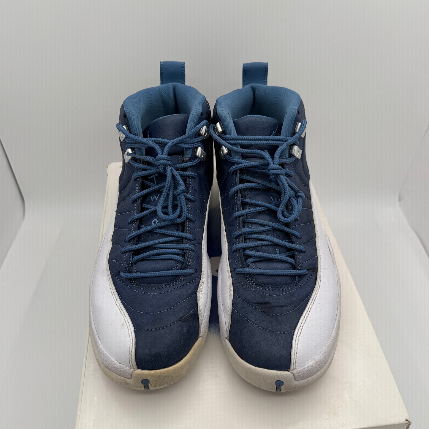 Jordan 12 Retro Indigo *pre-owned* (SIZE 10)