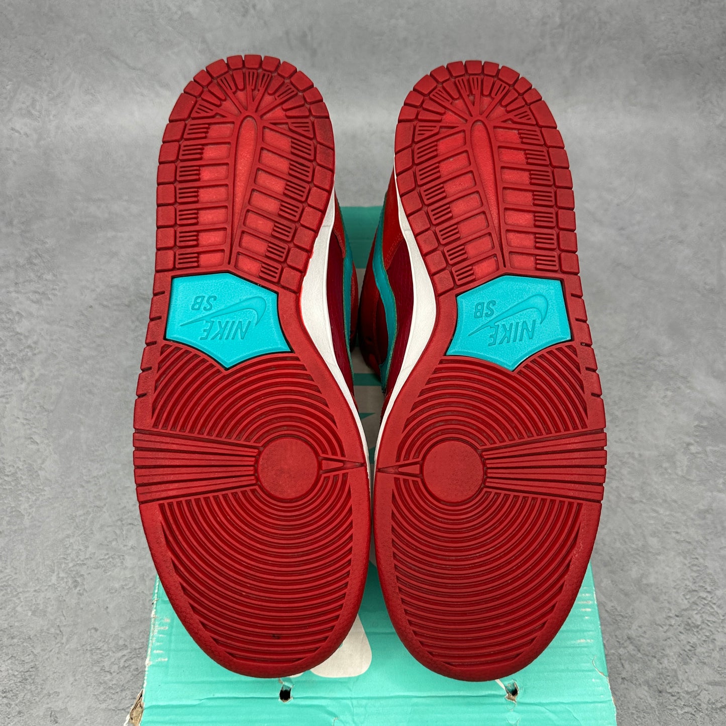 Nike SB Dunk Low Brickhouse Turbo Green *pre-owned* SIZE 11.5