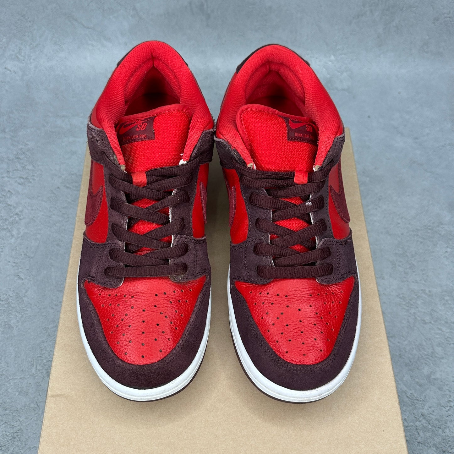 Nike SB Dunk Low Cherry *pre-owned* SIZE 10