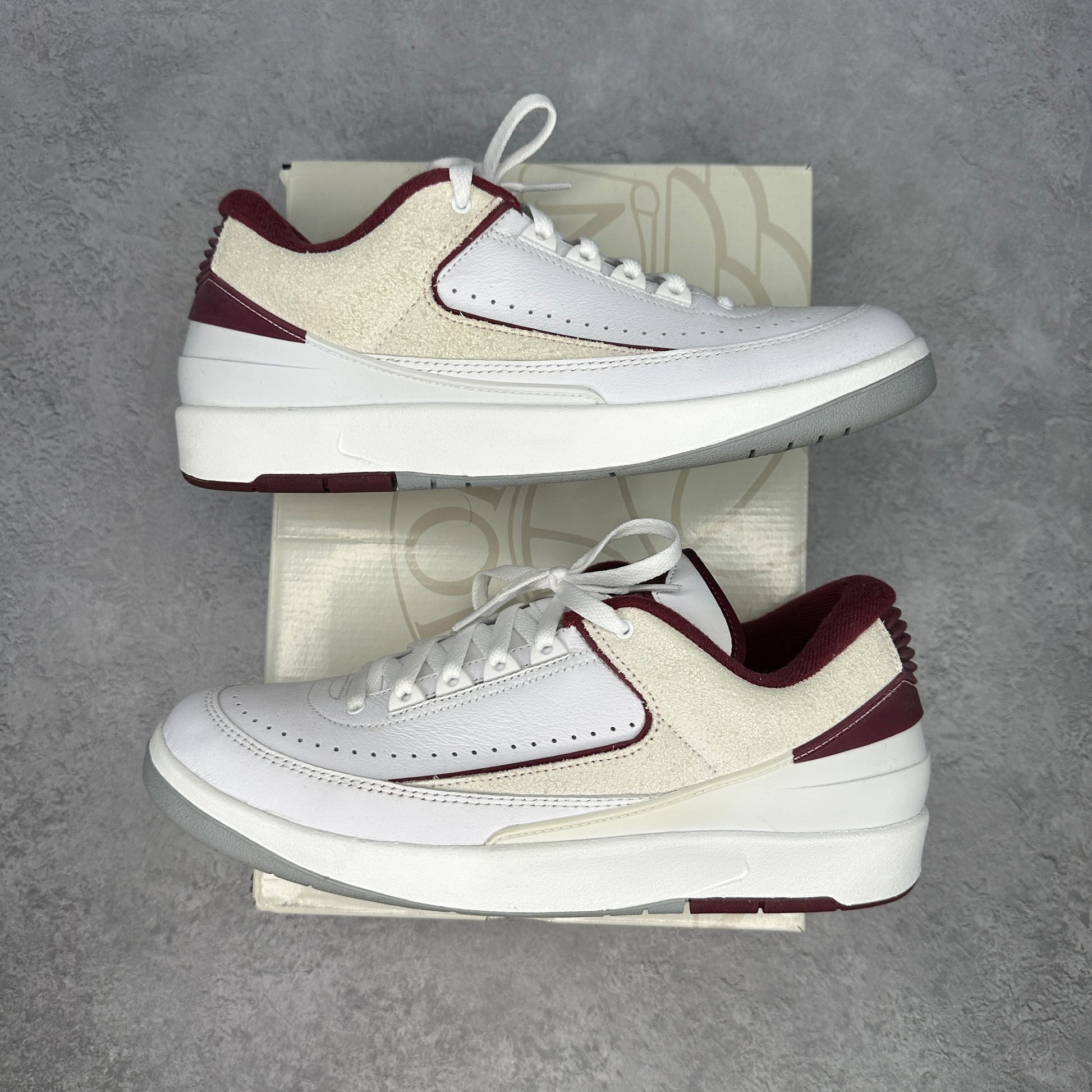 Jordan 2 Retro Low Cherrywood *pre-owned* SIZE 10.5