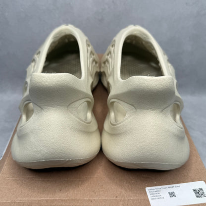 adidas Yeezy Foam RNNR Sand *pre-owned* SIZE 13