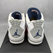 Jordan 4 Retro White Cement (2025) (GS) *pre-owned* SIZE 7Y