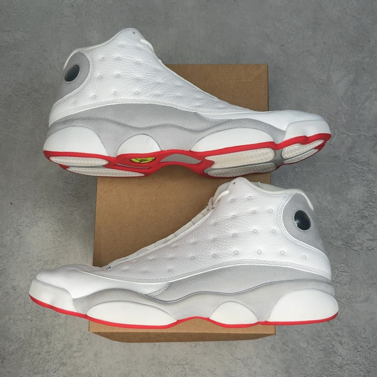 Jordan 13 Retro Wolf Grey 15 (Pre-Owned) - front