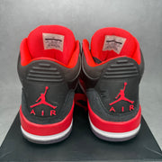 Jordan 3 Retro Crimson *pre-owned* SIZE 9