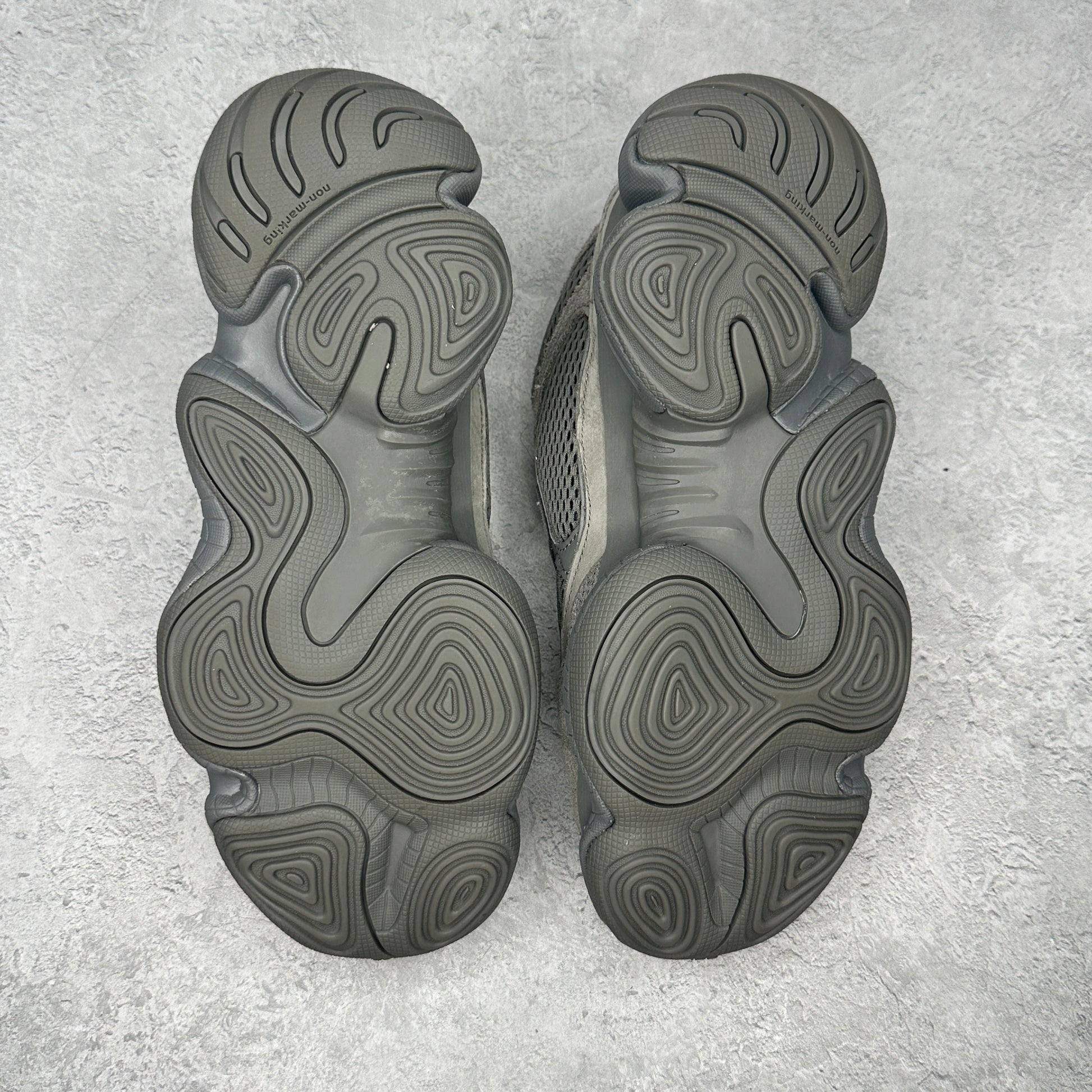 adidas Yeezy 500 Granite *pre-owned* SIZE 9