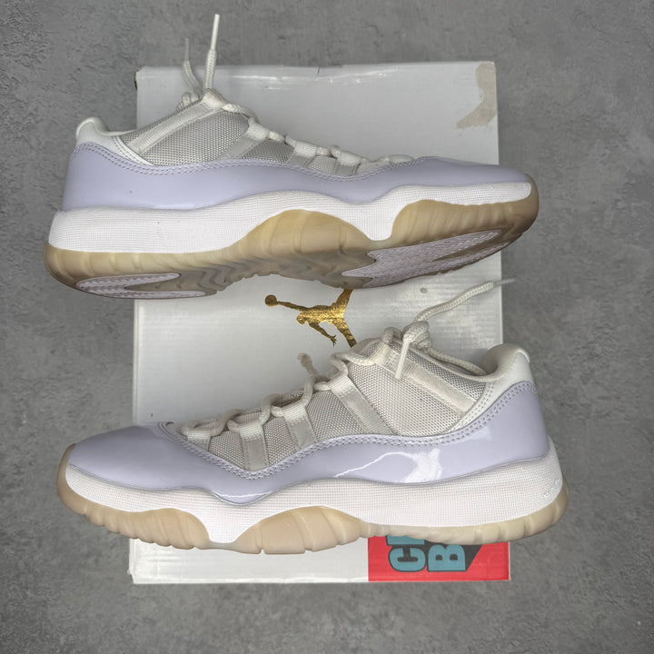 Jordan 11 Retro Low Pure Violet Women's pre-owned size 9.5W