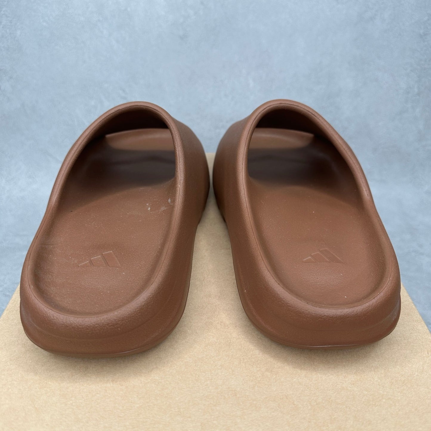 adidas Yeezy Slide Flax *pre-owned* SIZE 8