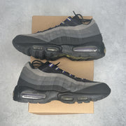 Nike Air Max 95 Black Dark Shadow 10.5 (Pre-Owned) - Image 2