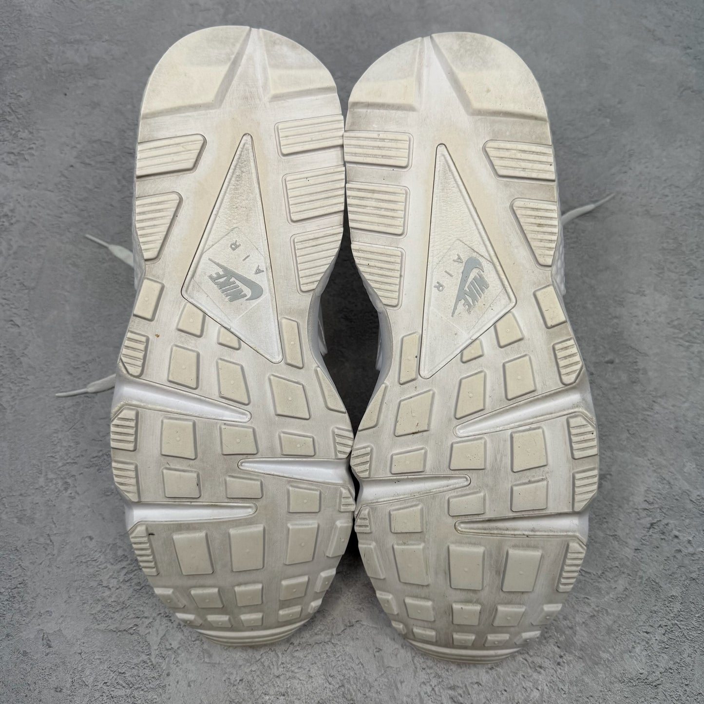 Nike Air Huarache White Pure Platinum (2021) *pre - owned* SIZE 12 - Kicks Collective PA - Nike - DD1068 - 102 - Men's Shoes - 12M/13.5W - Pre - Owned