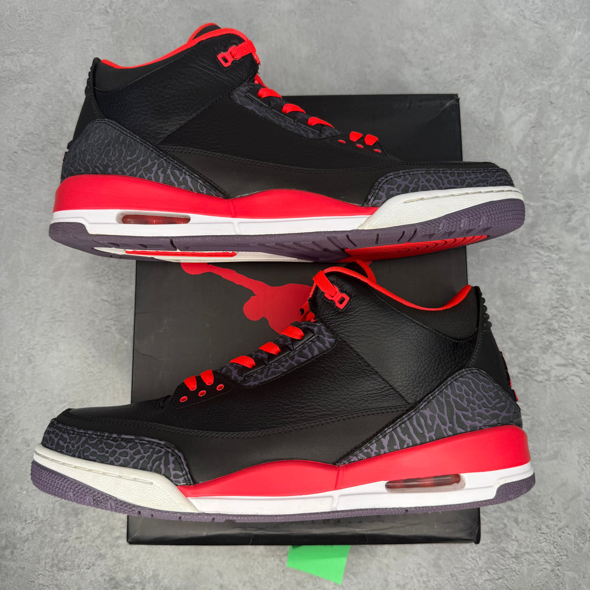 Jordan 3 Retro Crimson *pre-owned* SIZE 15