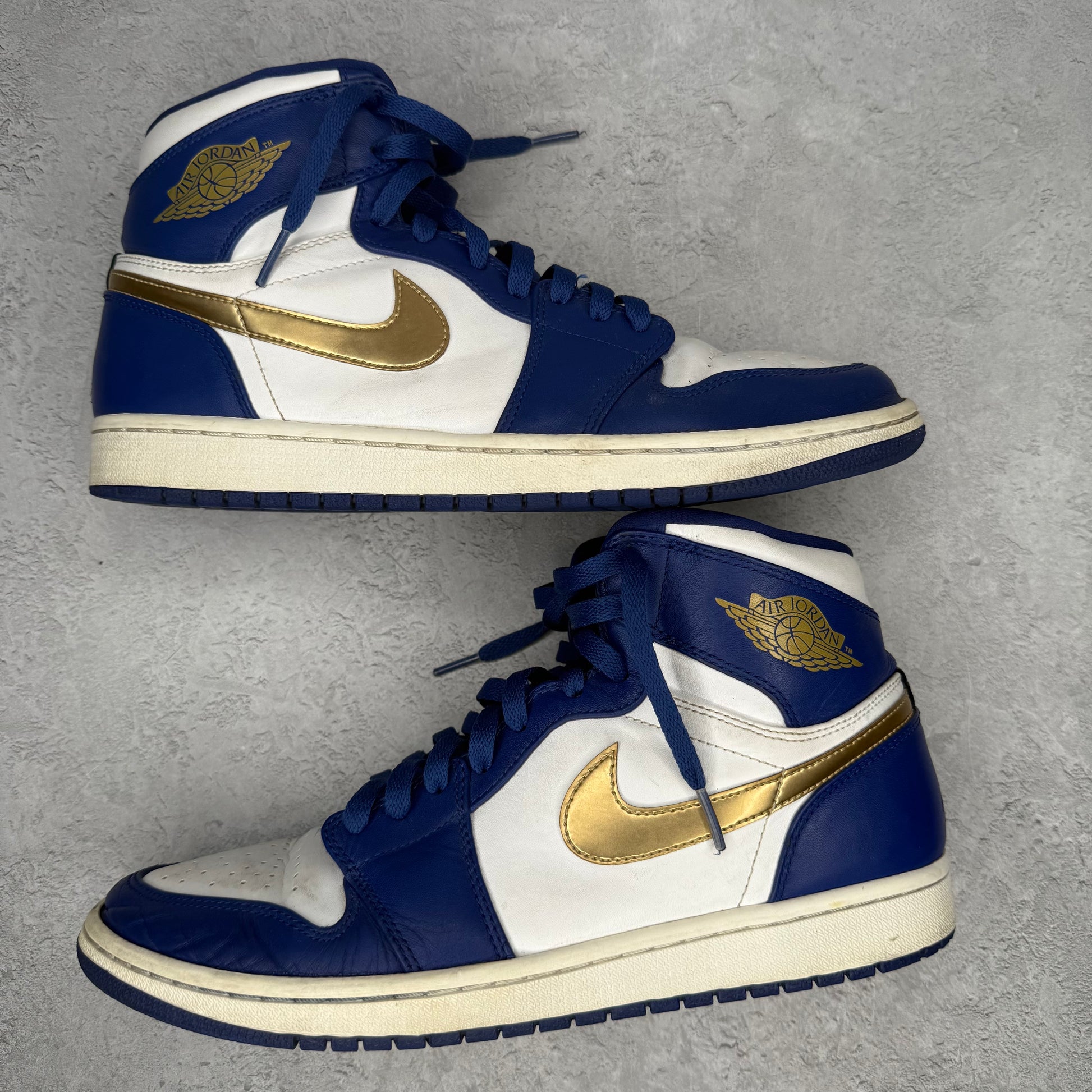 Jordan 1 Retro Gold Medal *pre-owned* SIZE 10.5