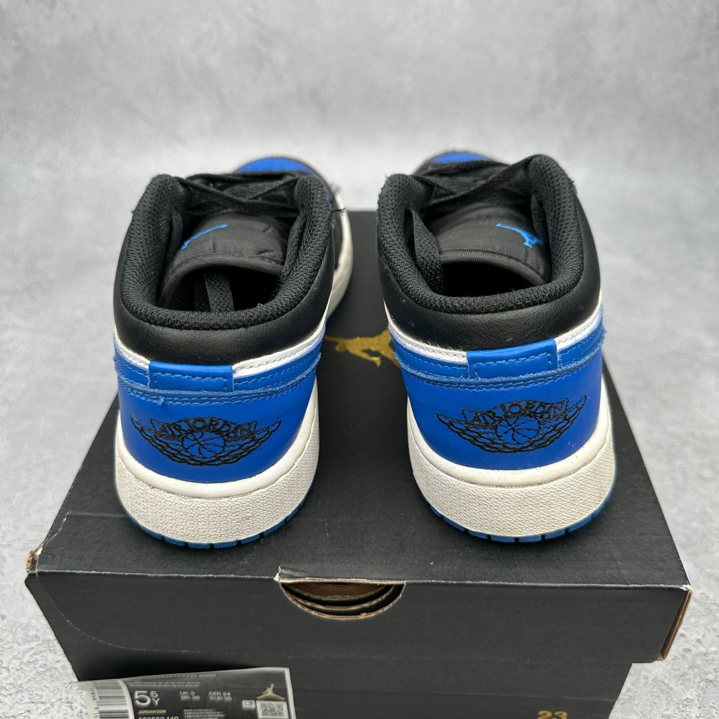 Jordan 1 Low SE Alternate Royal Toe (GS) *pre - owned* SIZE 5.5Y - Kicks Collective PA - Jordan - 553560 - 140 - Kid's Shoes - 5.5Y - Brand New