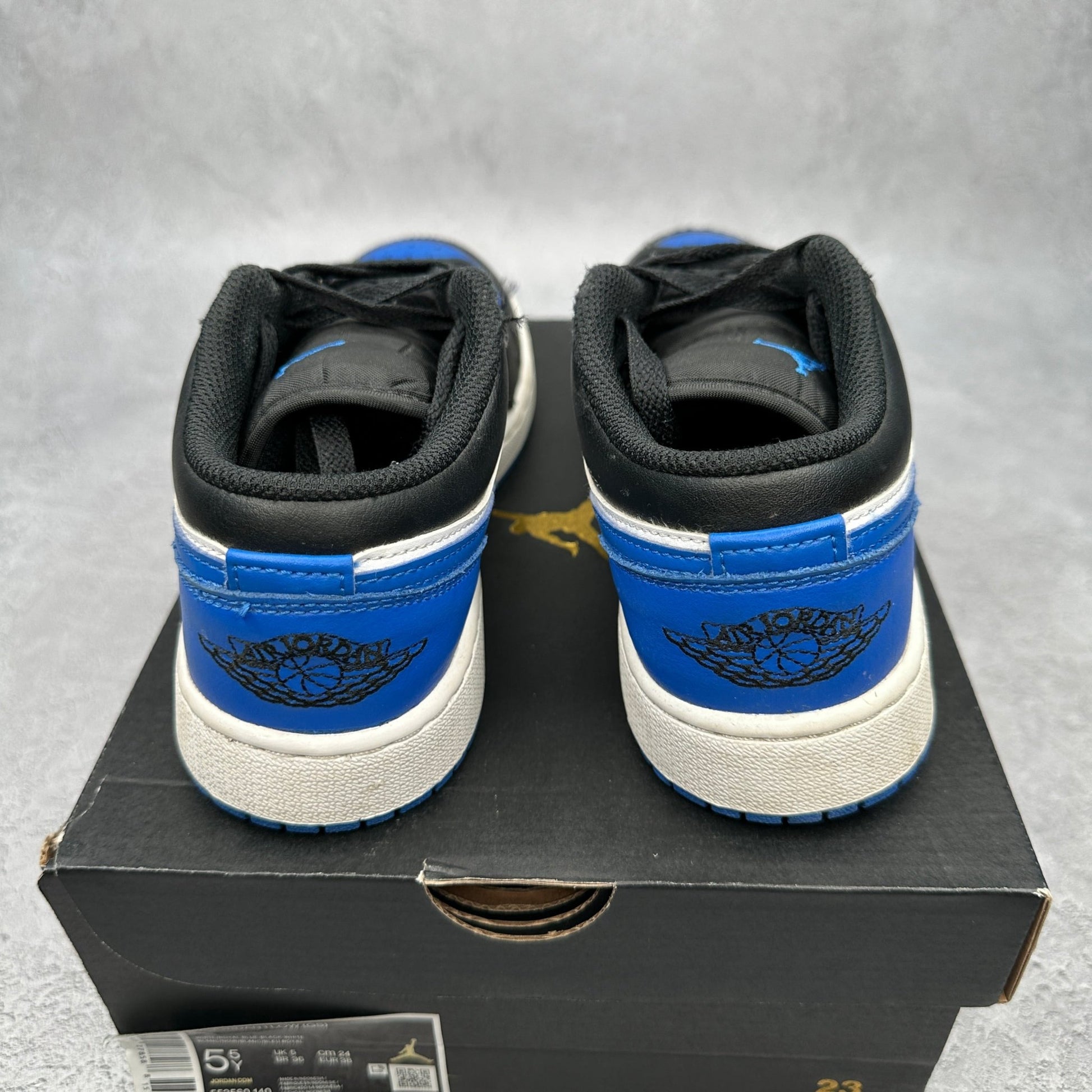 Jordan 1 Low SE Alternate Royal Toe (GS) *pre - owned* SIZE 5.5Y - Kicks Collective PA - Jordan - 553560 - 140 - Kid's Shoes - 5.5Y - Brand New