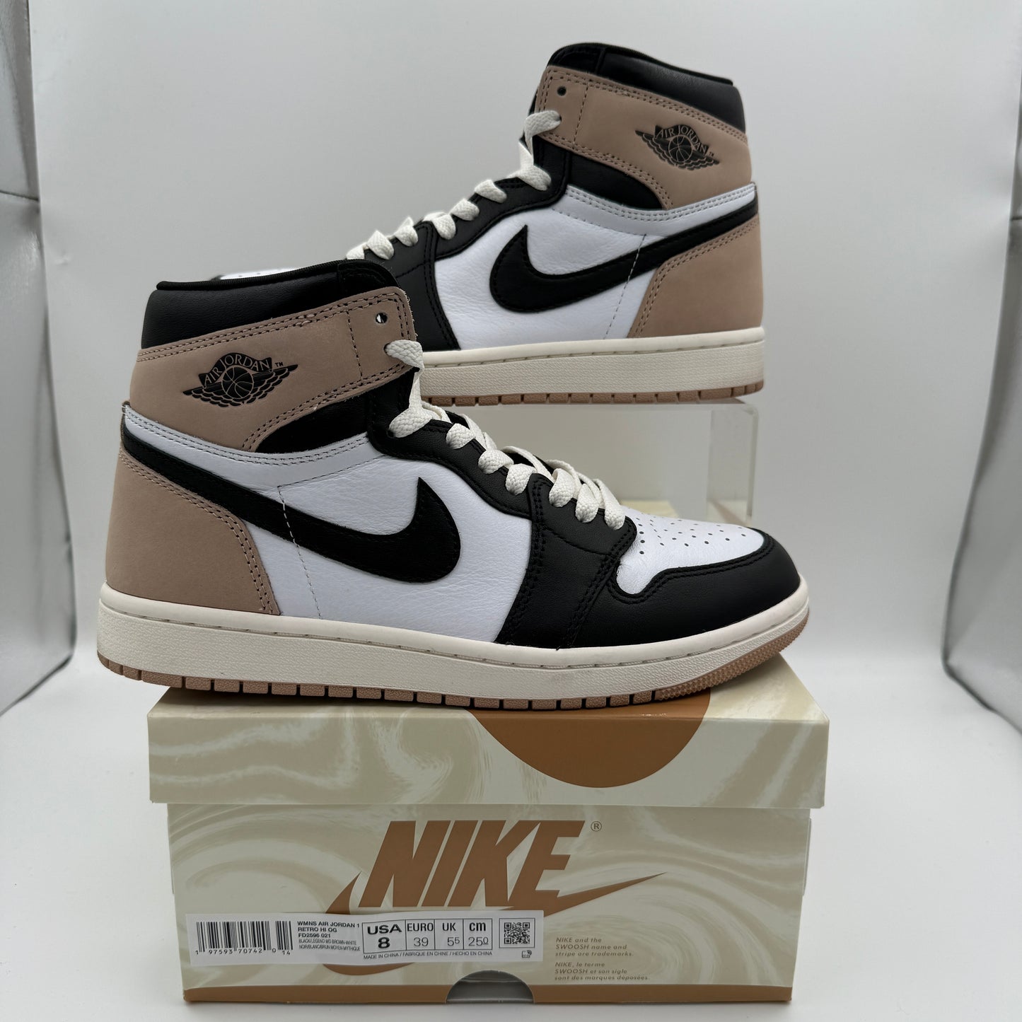 Jordan 1 Retro High OG Latte (Women’s) *pre-owned* (SIZE 8W)
