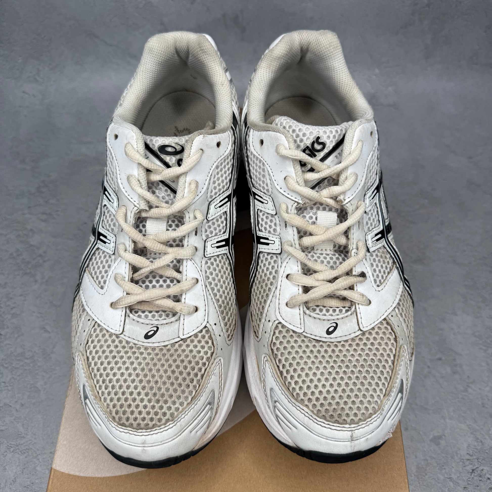 ASICS Gel-1130 White Black *pre-owned* SIZE 9