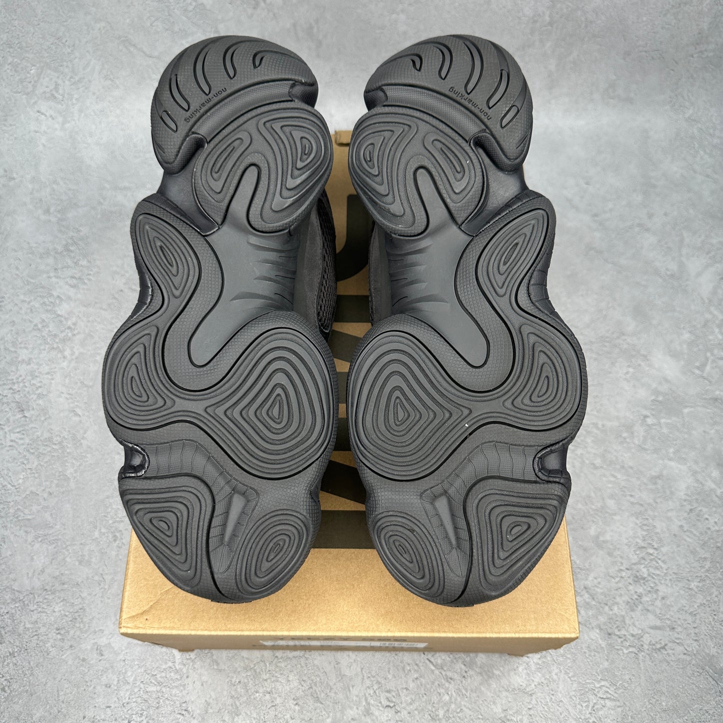 adidas Yeezy 500 Utility Black *pre-owned* SIZE 11.5