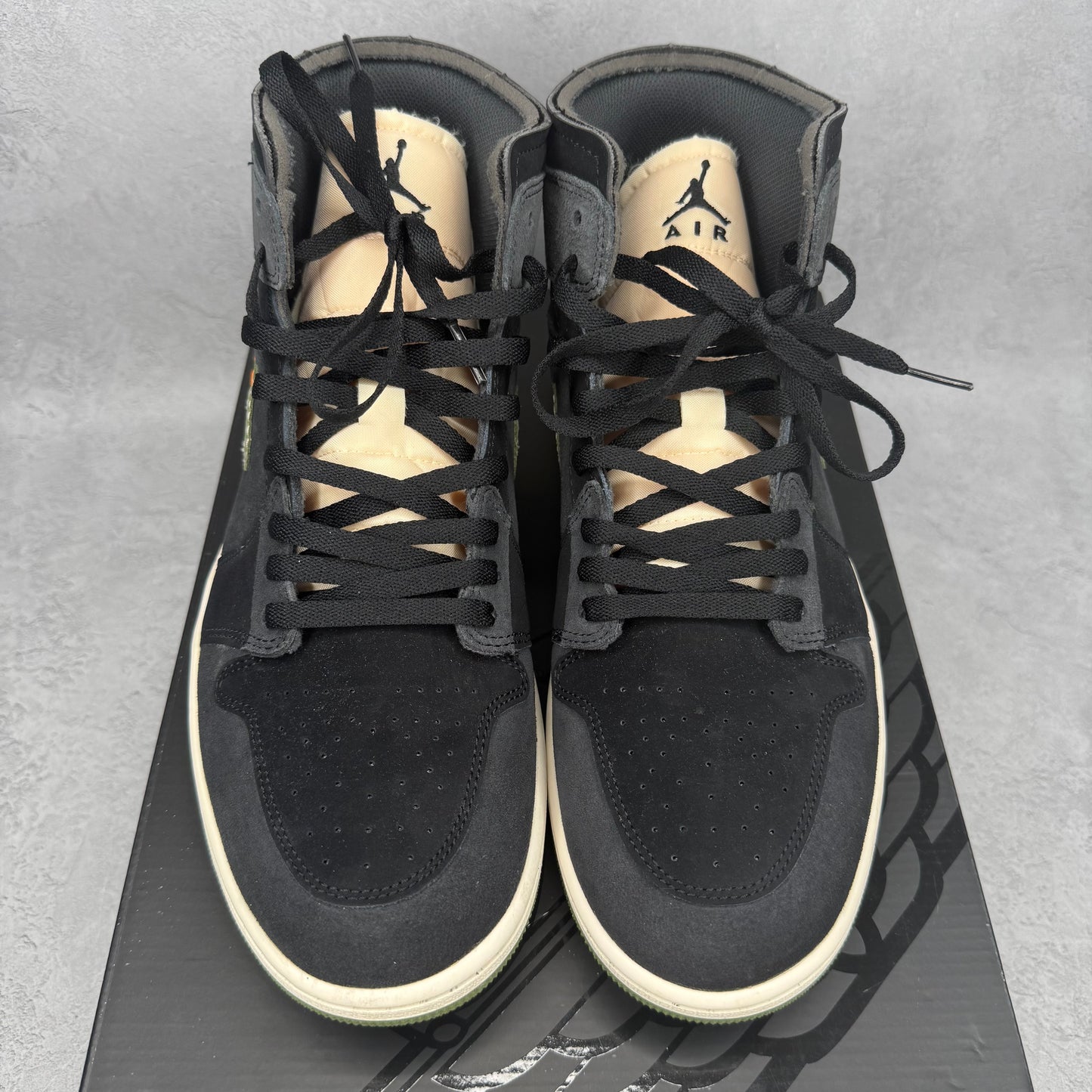 Jordan 1 Mid SE Craft Anthracite Light Olive *pre-owned* SIZE 13