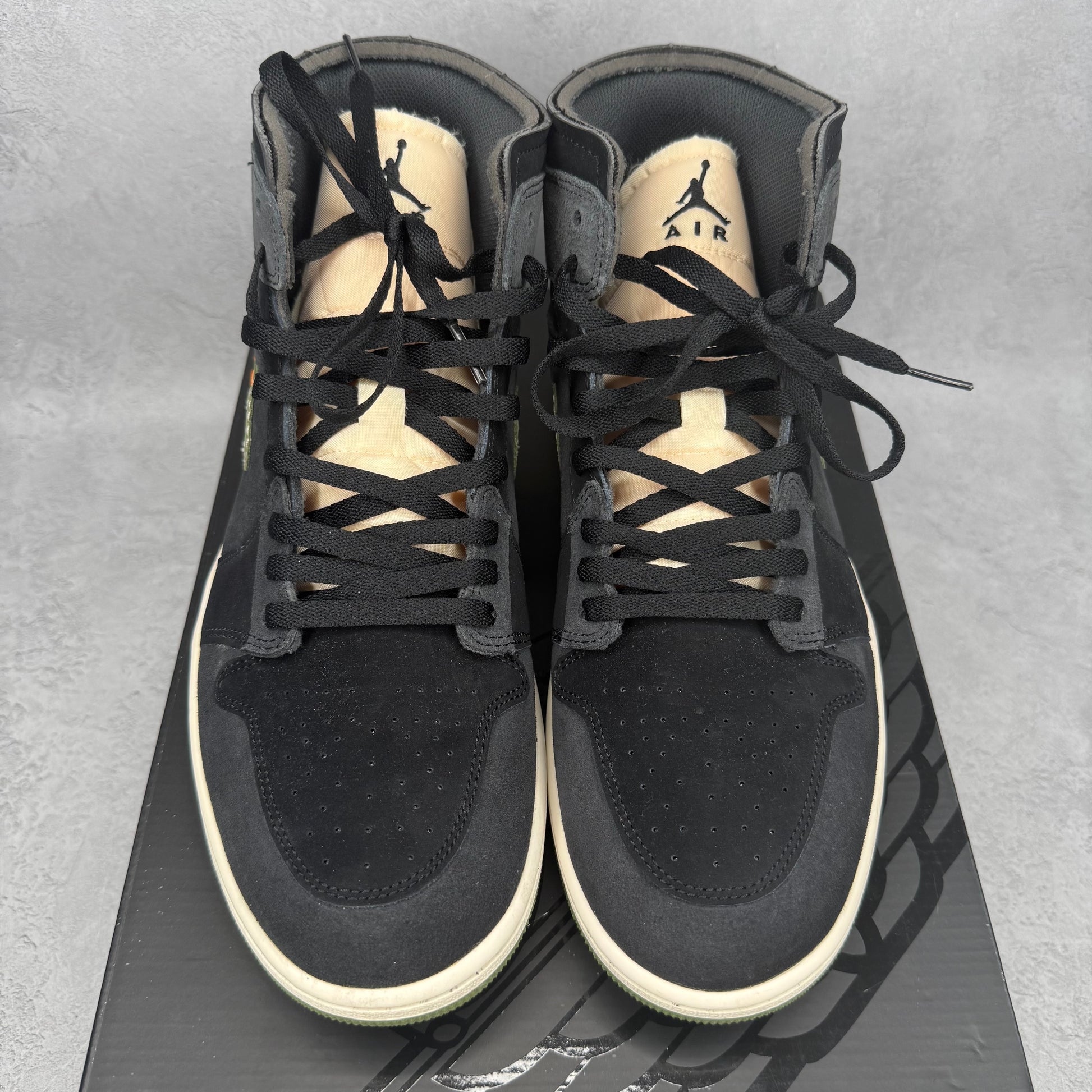 Jordan 1 Mid SE Craft Anthracite Light Olive *pre-owned* SIZE 13