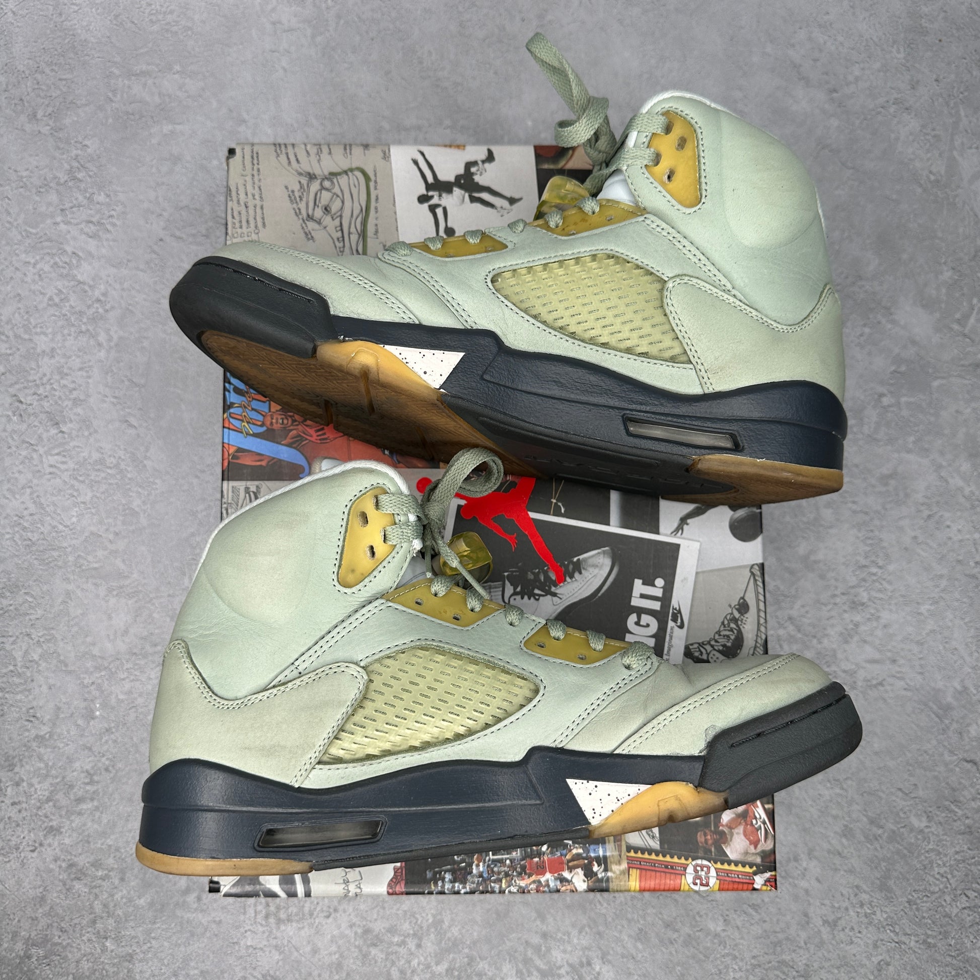 Jordan 5 Retro Jade Horizon *pre-owned* SIZE 10.5