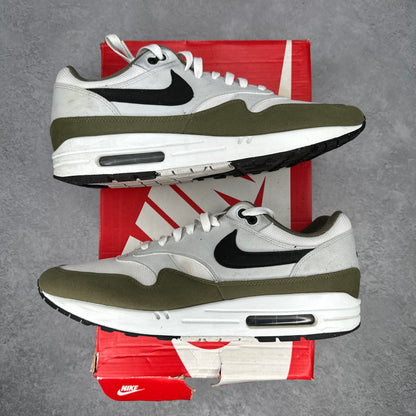 Nike Air Max 1 White Black Medium Olive *pre-owned* SIZE 13