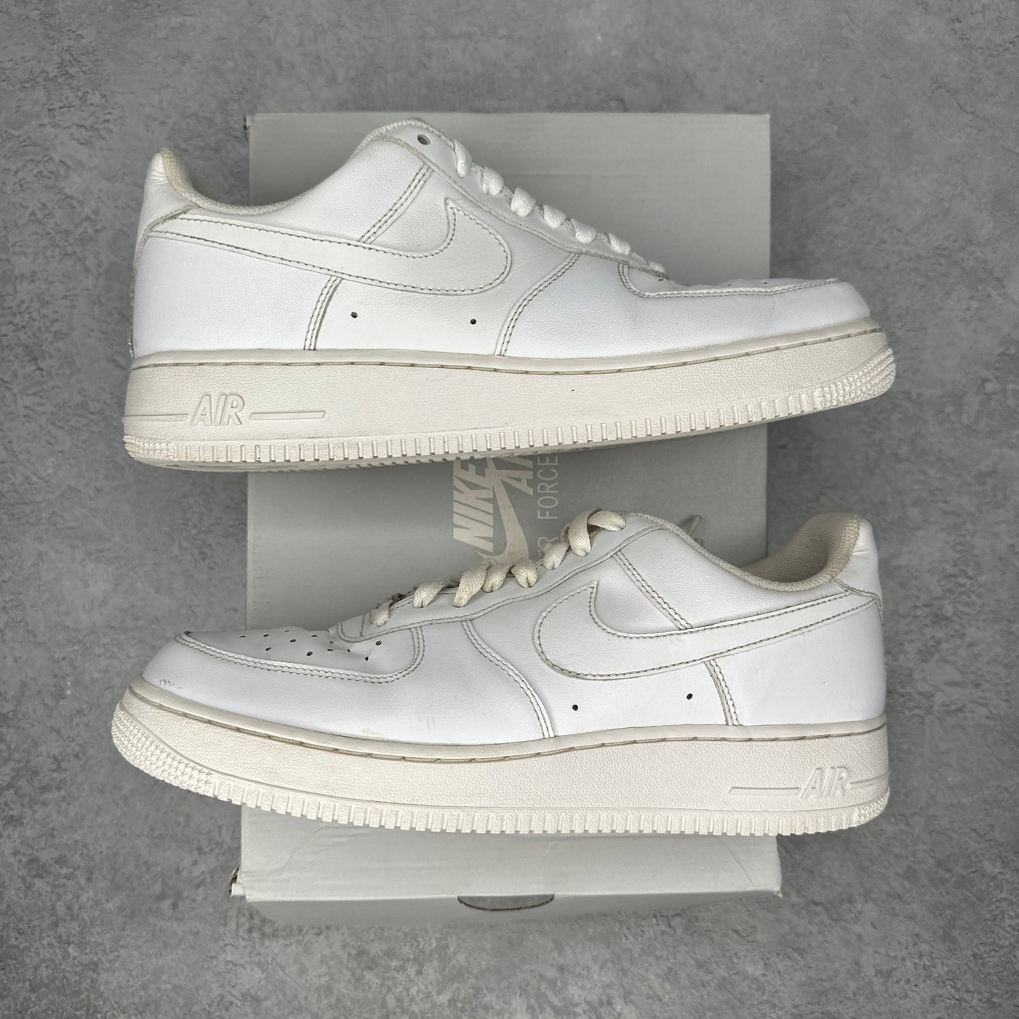 Nike Air Force 1 Low '07 White *pre - owned* SIZE 10 - Kicks Collective PA - Nike - 315122-111/CW2288-111 - Men's Shoes - 10M/11.5W - Pre - Owned