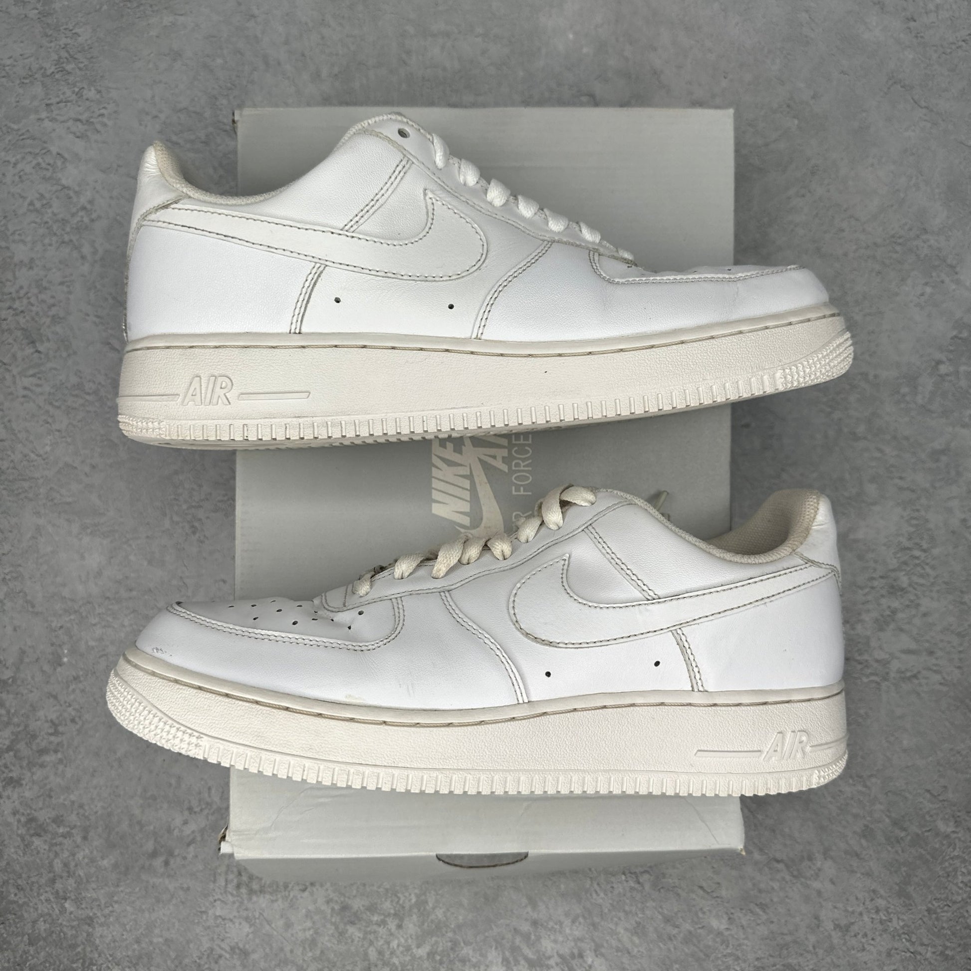 Nike Air Force 1 Low '07 White *pre - owned* SIZE 10 - Kicks Collective PA - Nike - 315122-111/CW2288-111 - Men's Shoes - 10M/11.5W - Pre - Owned