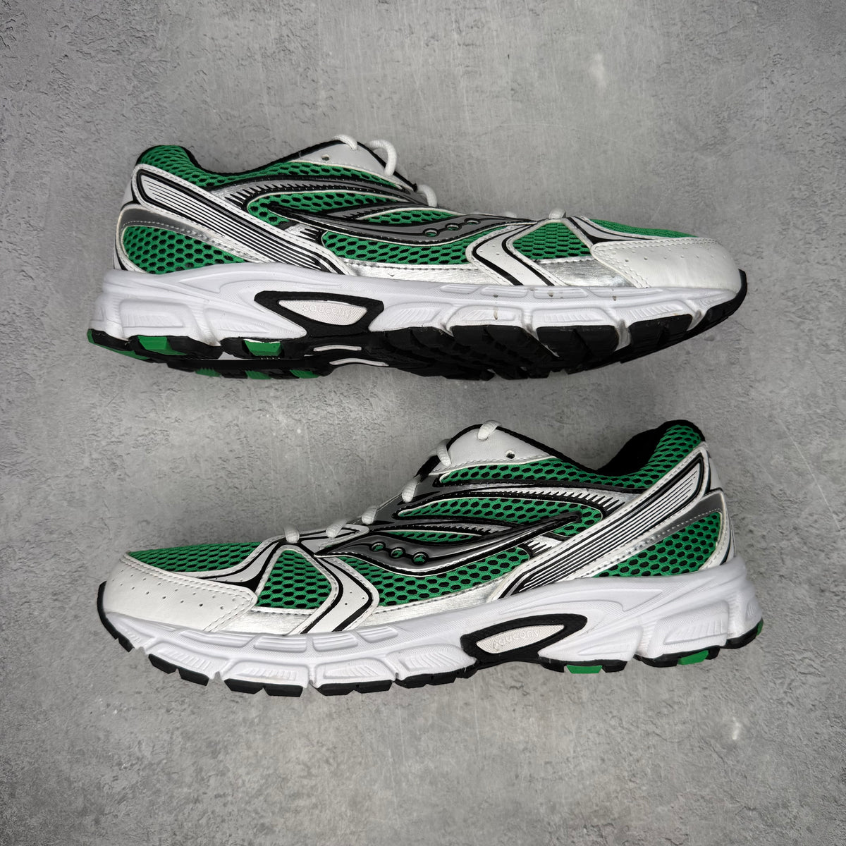 Saucony Ride Millennium White Fern *pre-owned* SIZE 10.5