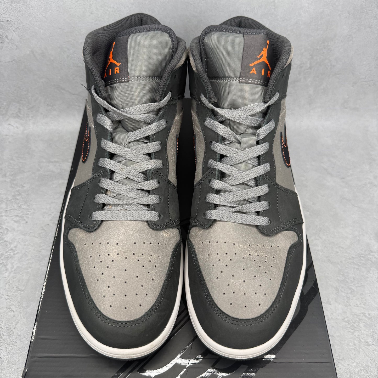 Jordan 1 Mid SE Night Stadium *pre-owned* SIZE 13