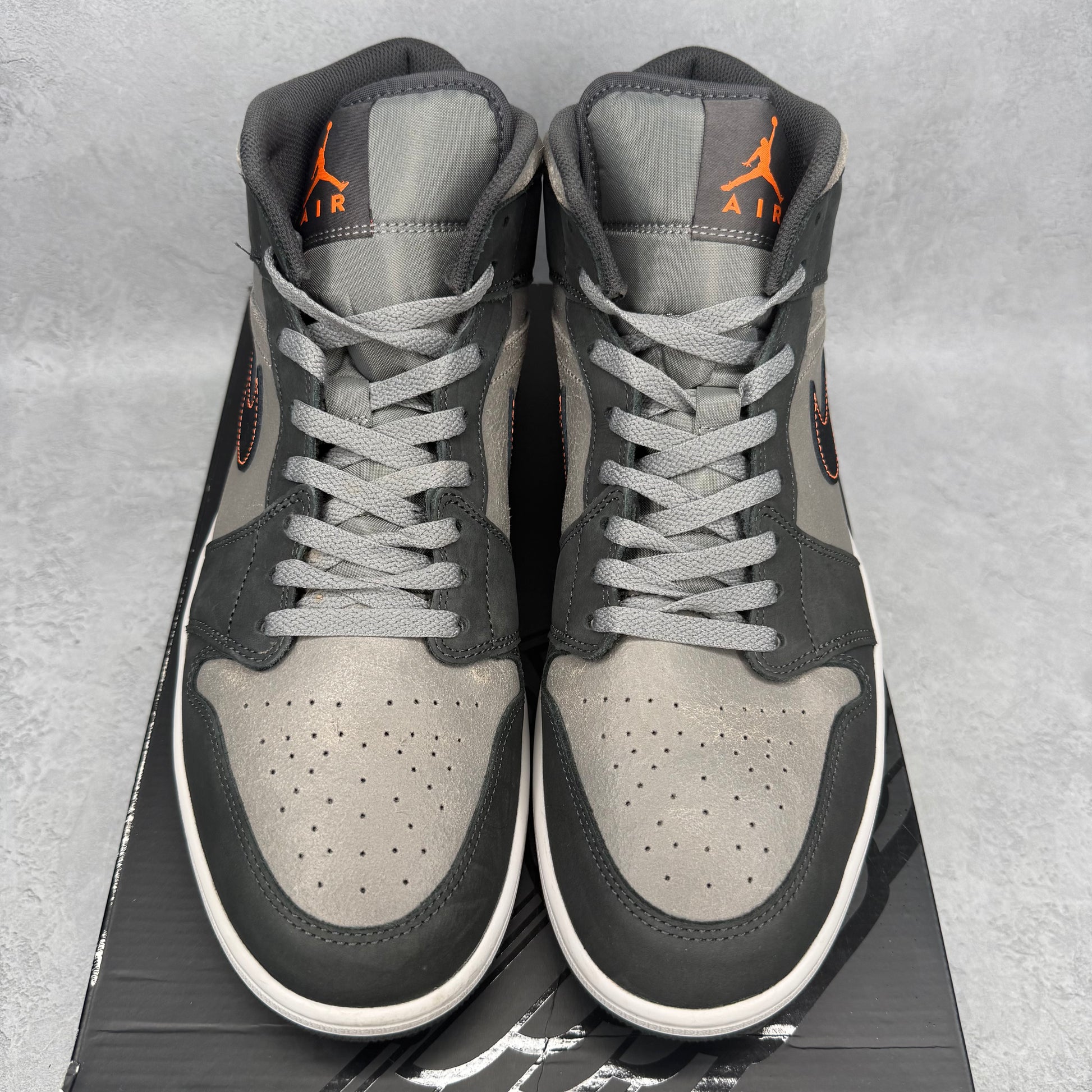 Jordan 1 Mid SE Night Stadium *pre-owned* SIZE 13