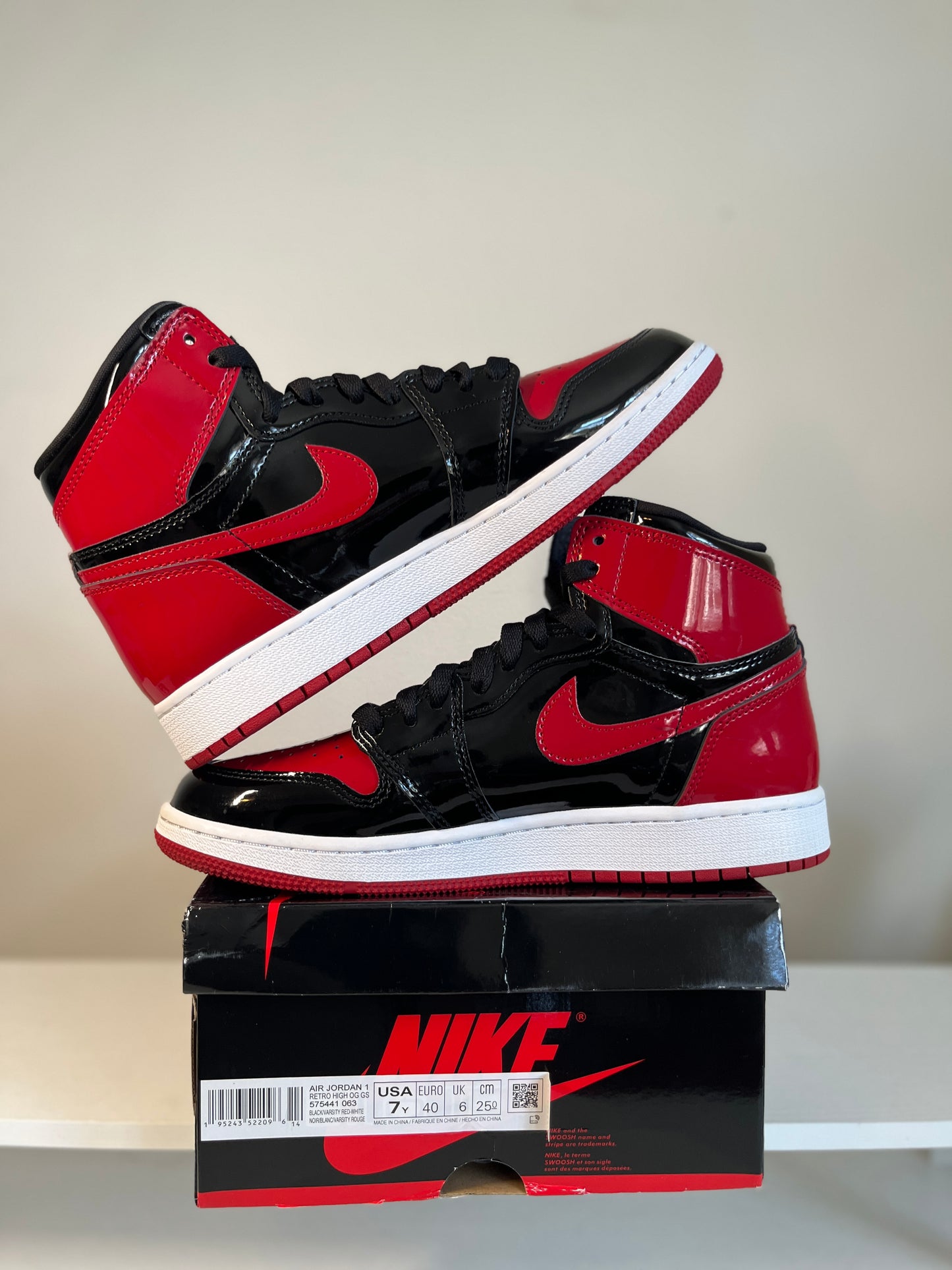 Jordan 1 Retro High OG Patent Bred (GS) *pre-owned* LIKE NEW (SIZE 7Y)