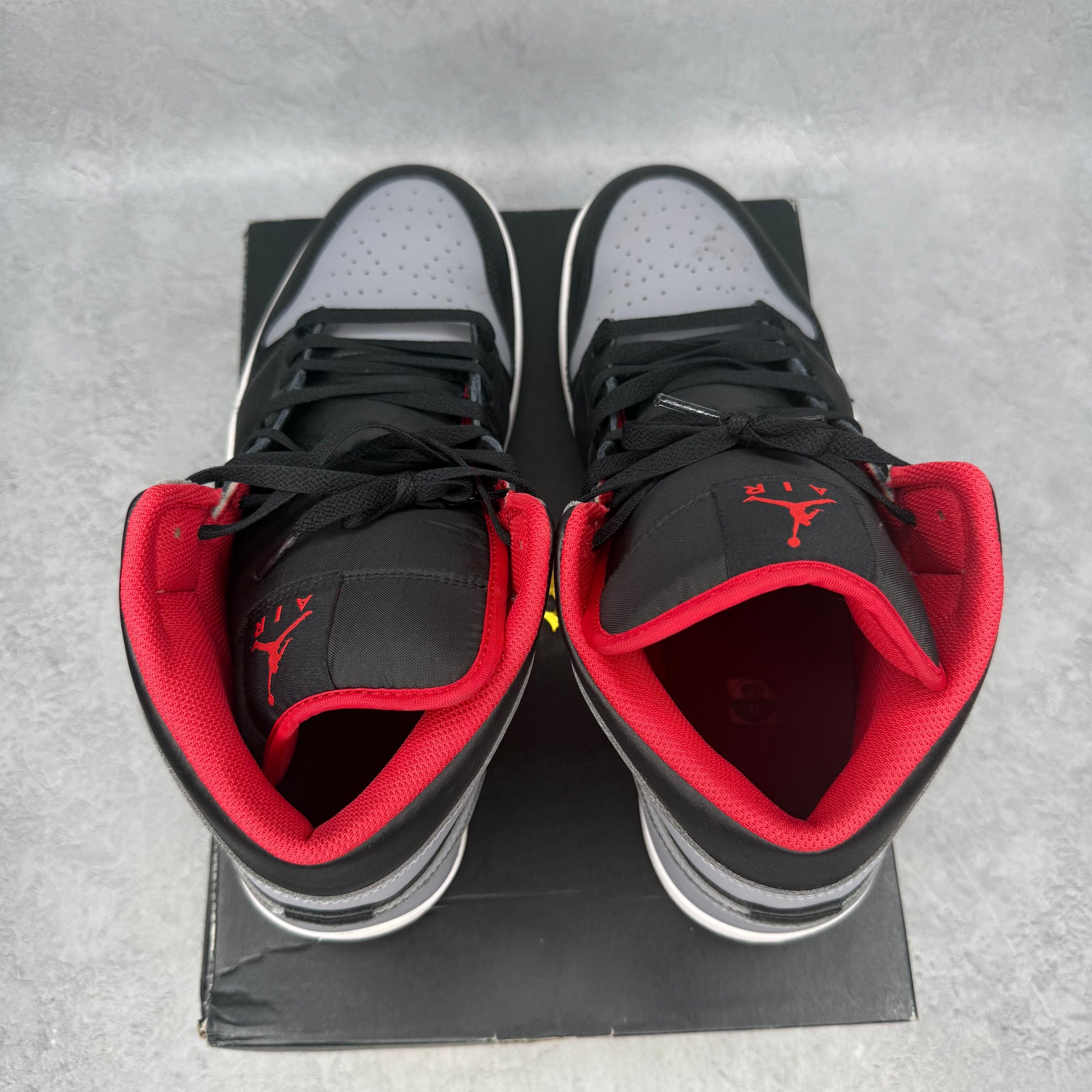 Jordan 1 Mid Bred Shadow *pre-owned* SIZE 13