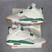 Jordan 4 Retro SB Pine Green *pre-owned* SIZE 10.5