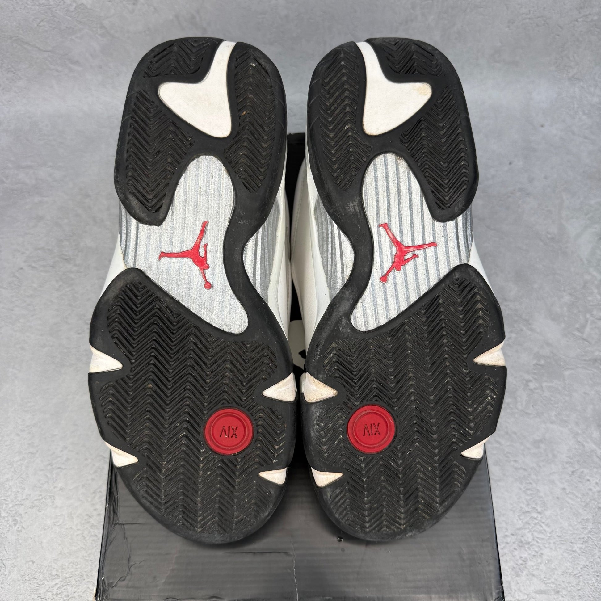 Jordan 14 Retro Black Toe (2014) *pre - owned* SIZE 8.5 - Kicks Collective PA - Jordan - 487471-102 - Men's Shoes - 8.5M/10W - Pre - Owned